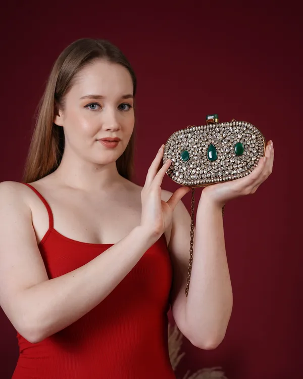 Empress_Noor_Crystal_Clutch
